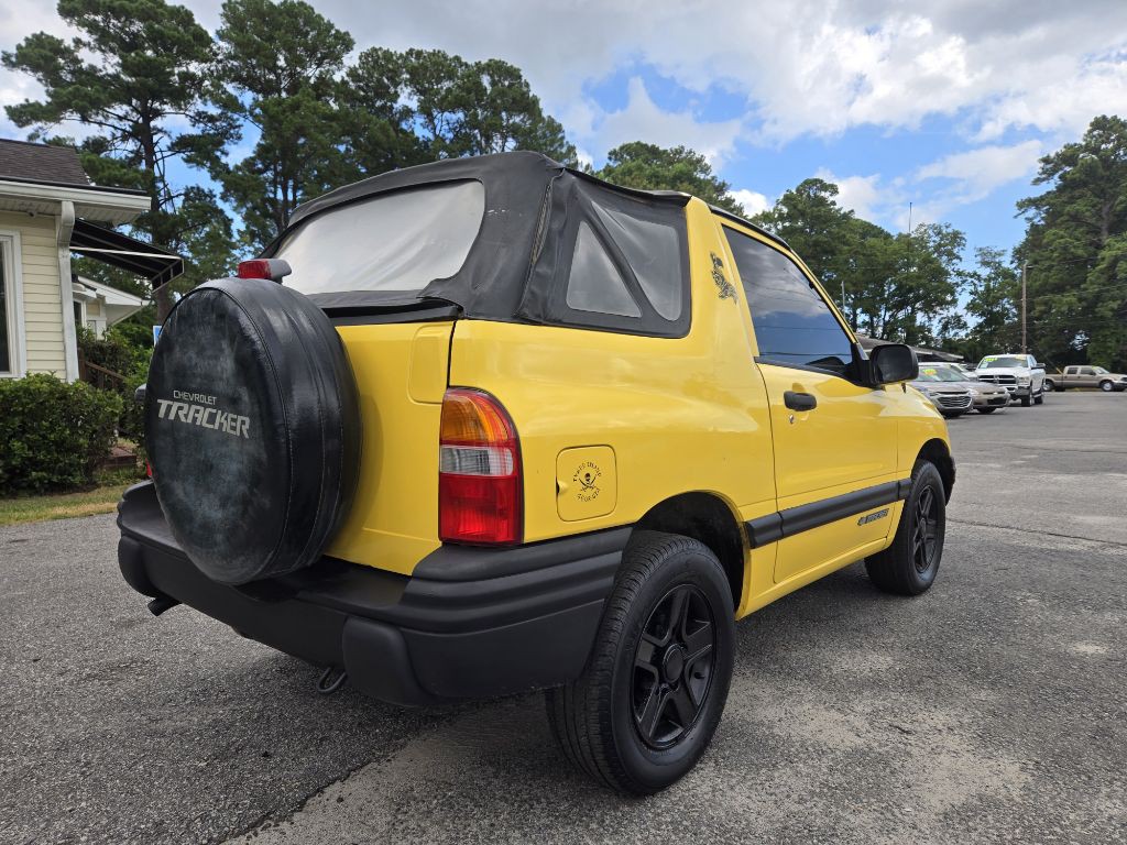 2003 Chevrolet Tracker Image 5