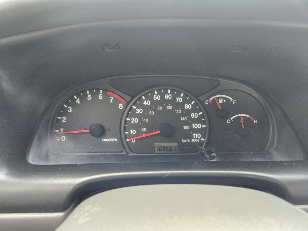 2003 Chevrolet Tracker Image 11