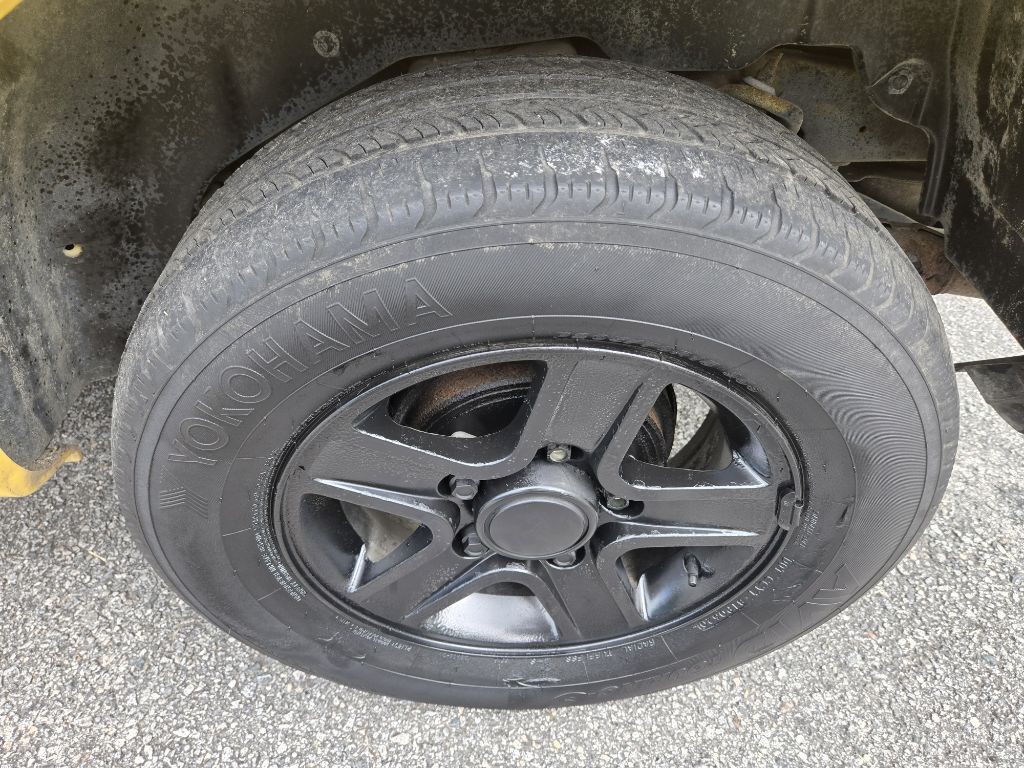 2003 Chevrolet Tracker Image 20