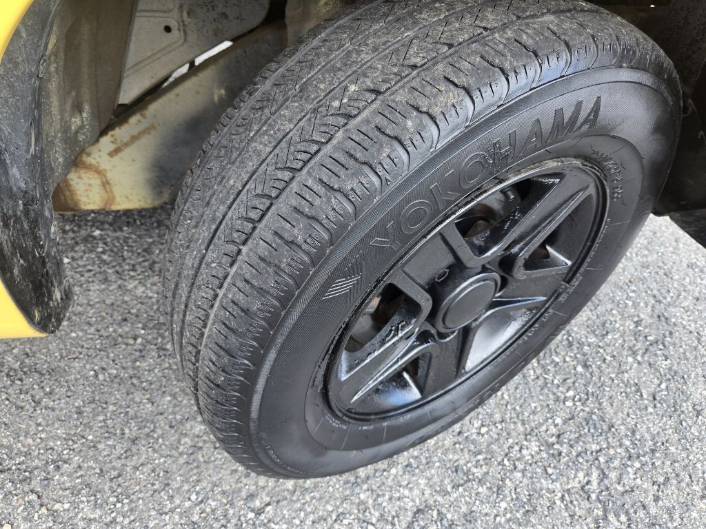 2003 Chevrolet Tracker Image 22
