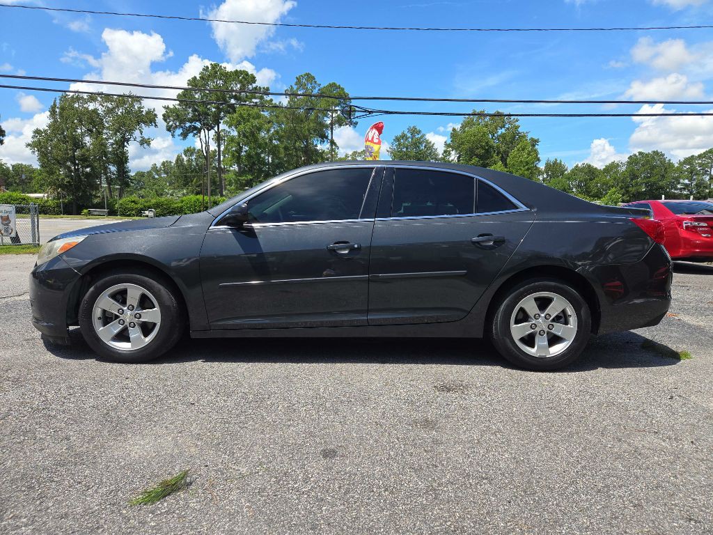 2014 Chevrolet Malibu Image 2