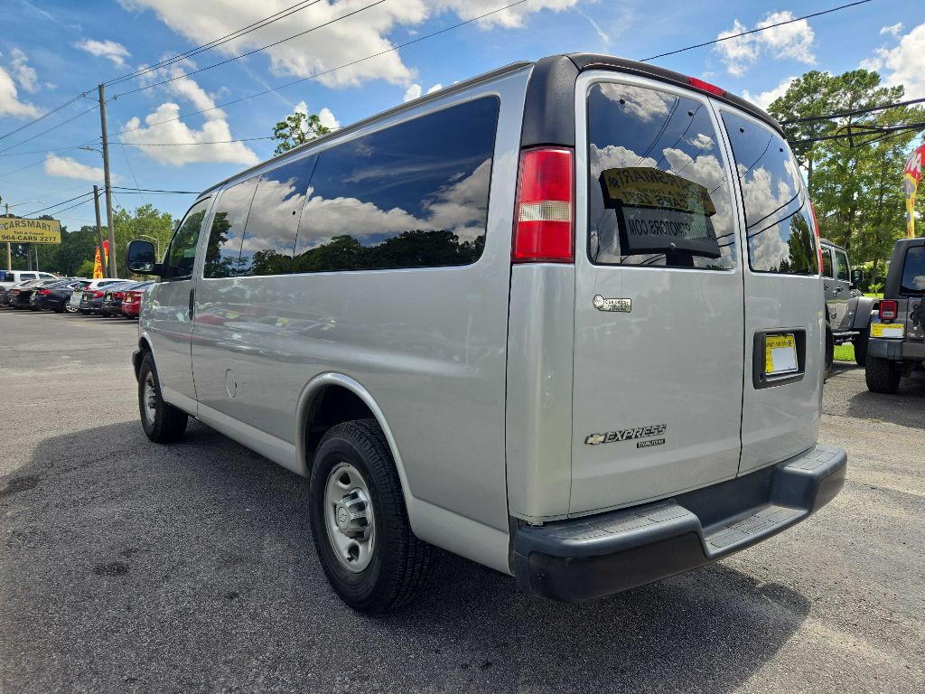 2016 Chevrolet Express Image 3