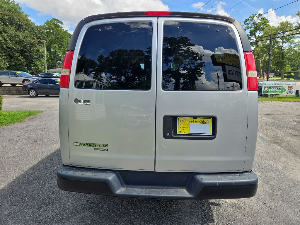 2016 Chevrolet Express Image 4