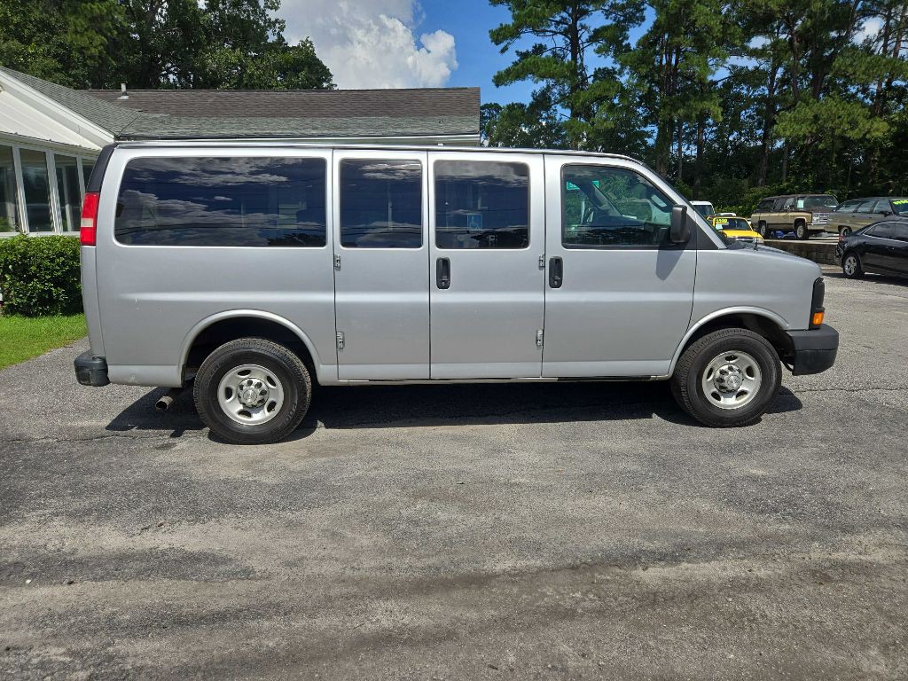 2016 Chevrolet Express Image 6