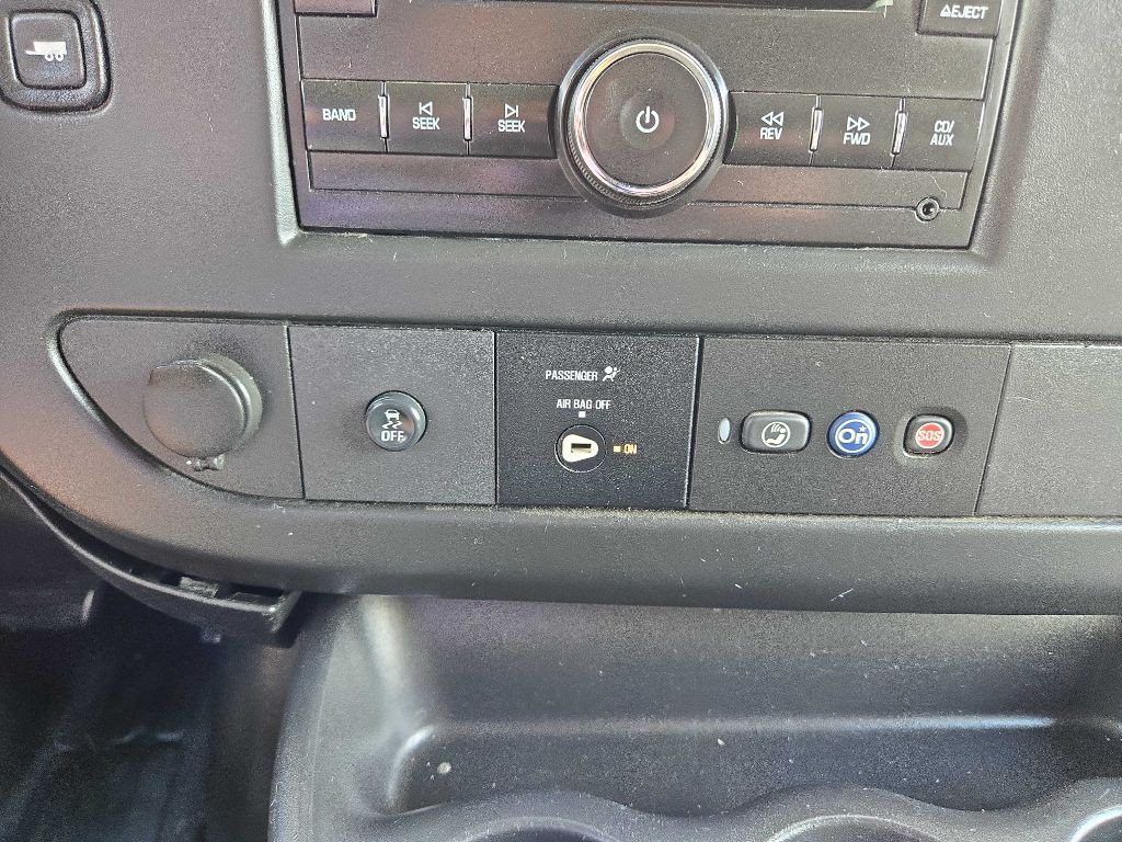 2016 Chevrolet Express Image 16