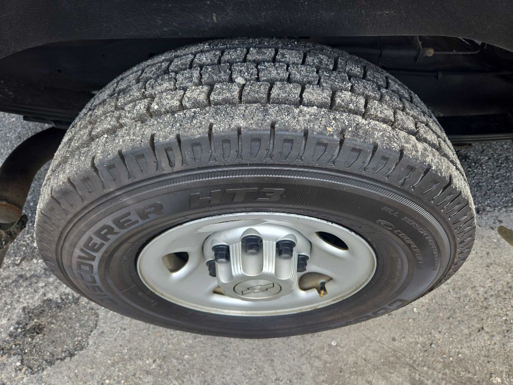 2016 Chevrolet Express Image 22