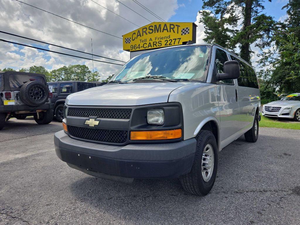 2016 Chevrolet Express Image 1