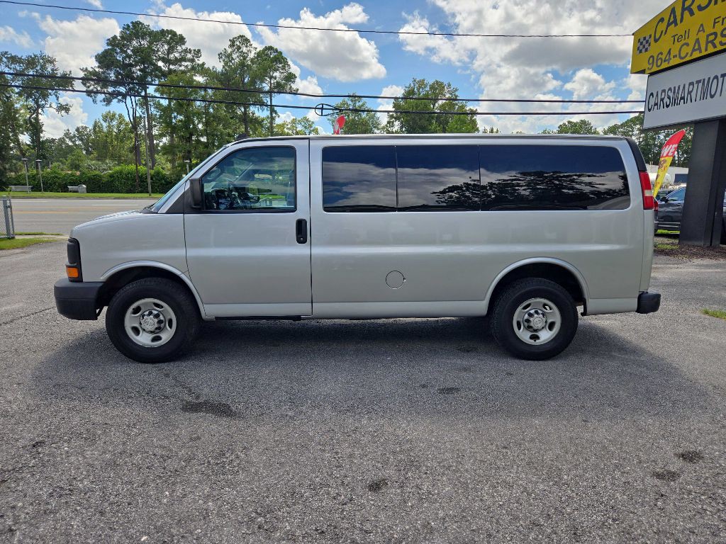 2016 Chevrolet Express Image 2