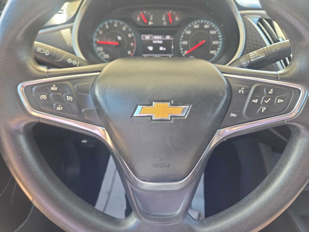 2017 Chevrolet Malibu Image 13
