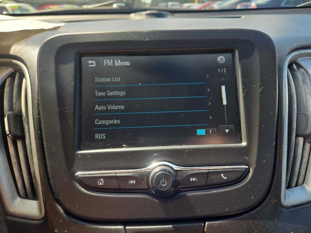2017 Chevrolet Malibu Image 14
