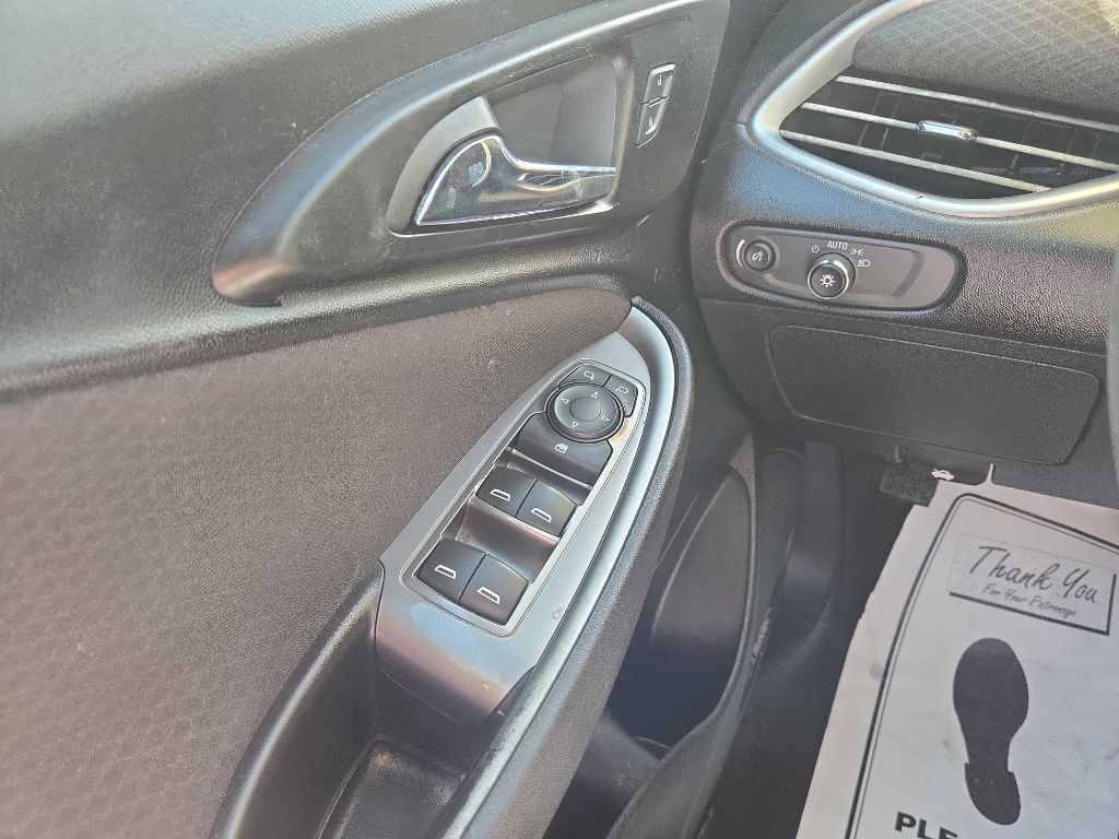 2017 Chevrolet Malibu Image 18