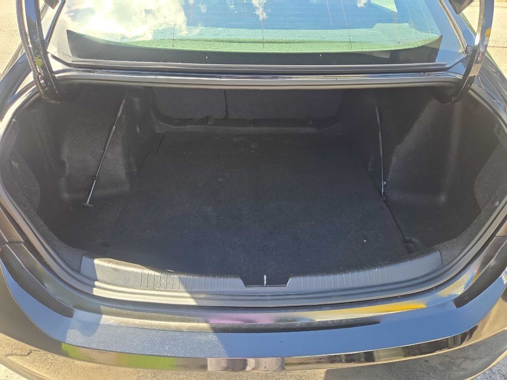 2017 Chevrolet Malibu Image 19