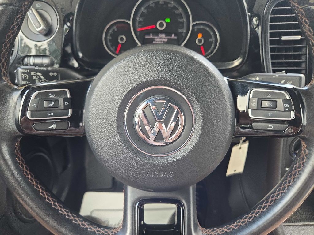 2017 Volkswagen Beetle Image 13