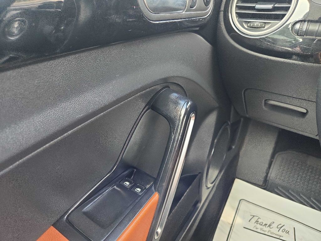 2017 Volkswagen Beetle Image 18