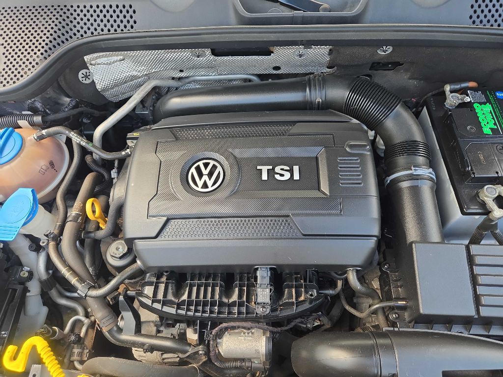 2017 Volkswagen Beetle Image 19