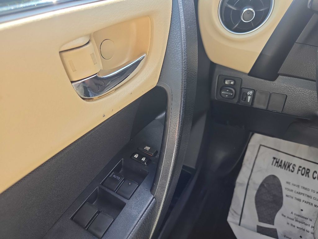2019 Toyota Corolla Image 17