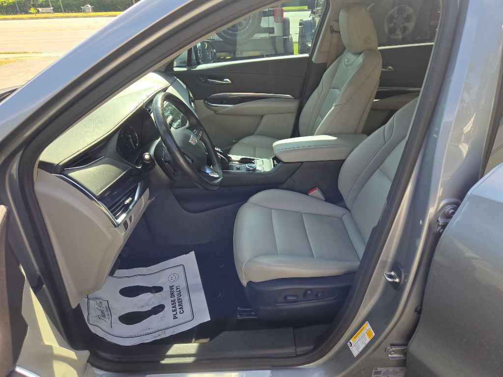 2023 Cadillac XT4 Image 10
