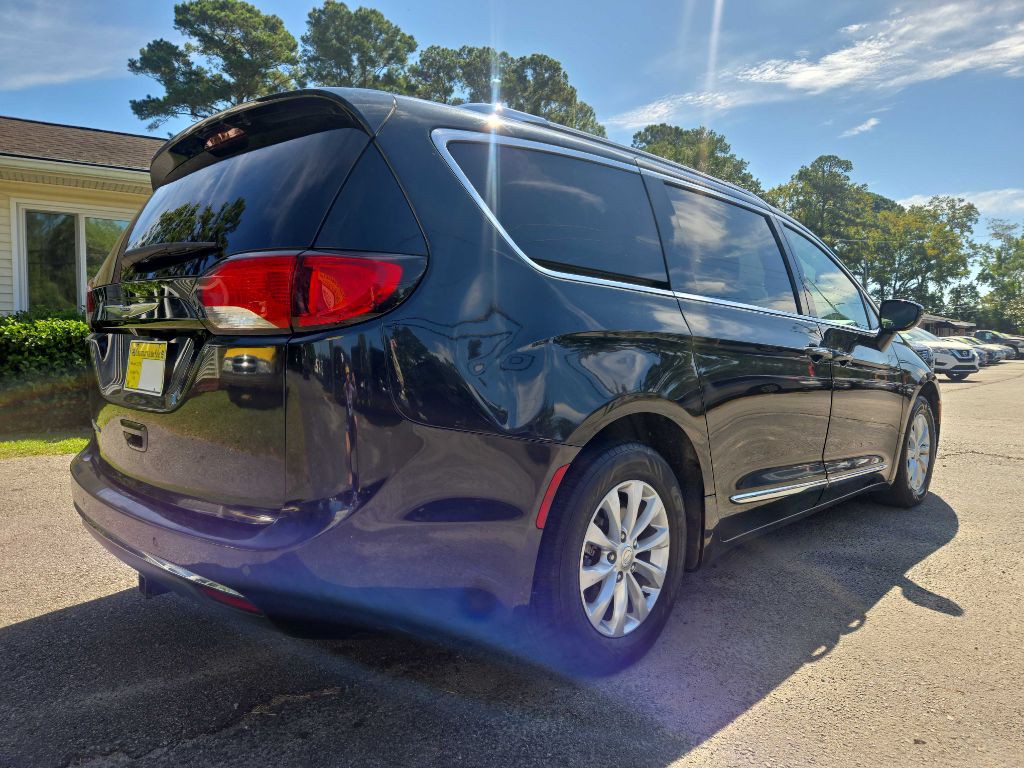 2019 Chrysler Pacifica Image 5