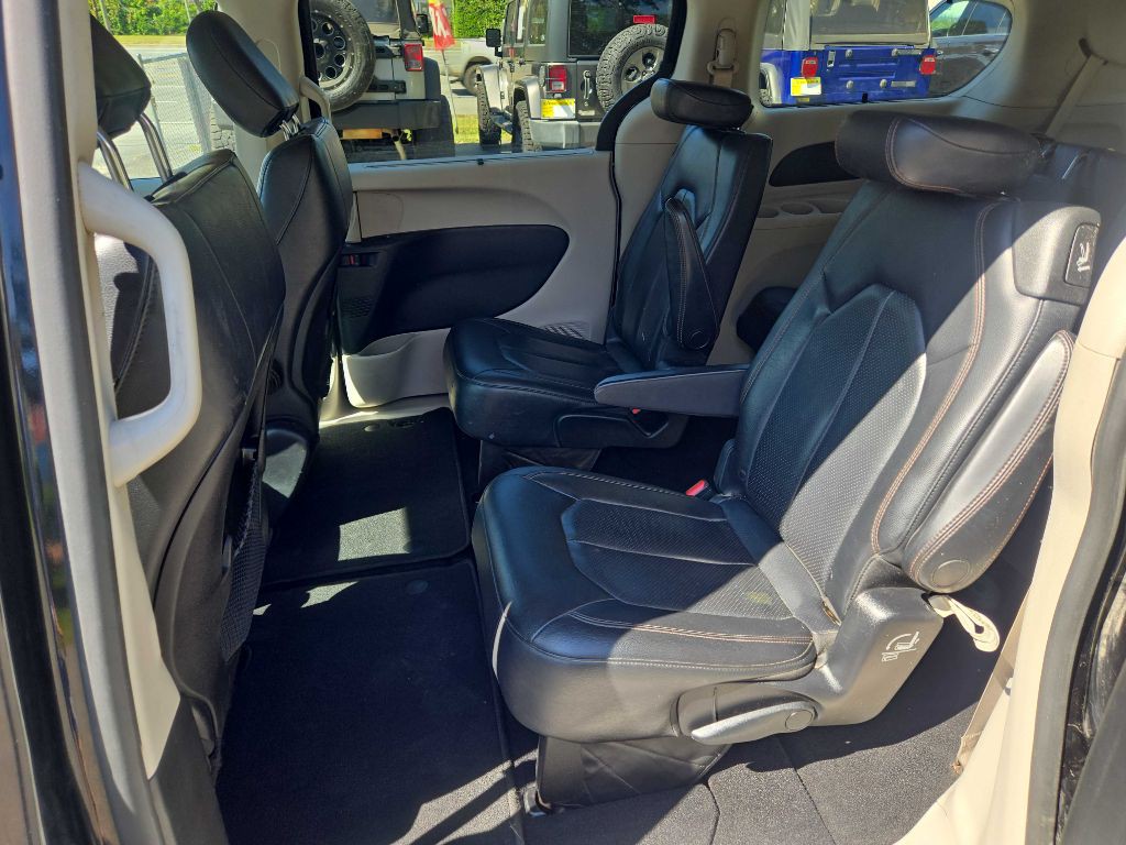 2019 Chrysler Pacifica Image 11