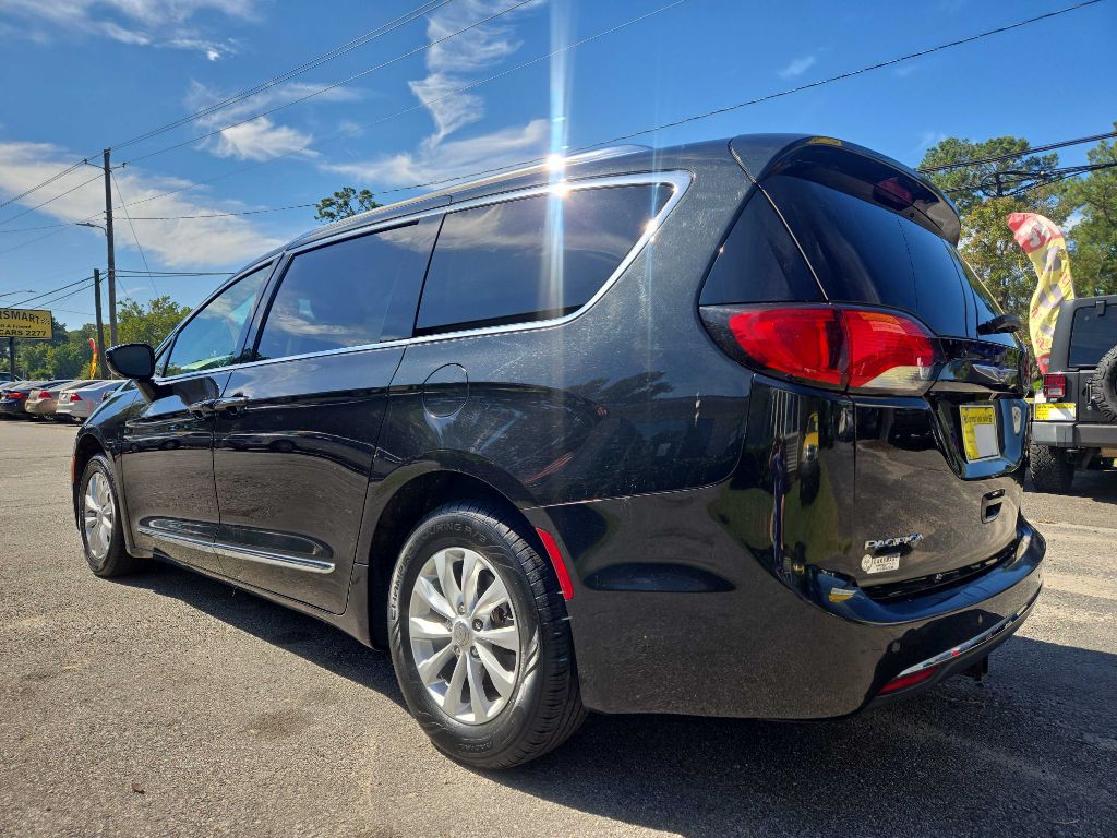 2019 Chrysler Pacifica Image 4