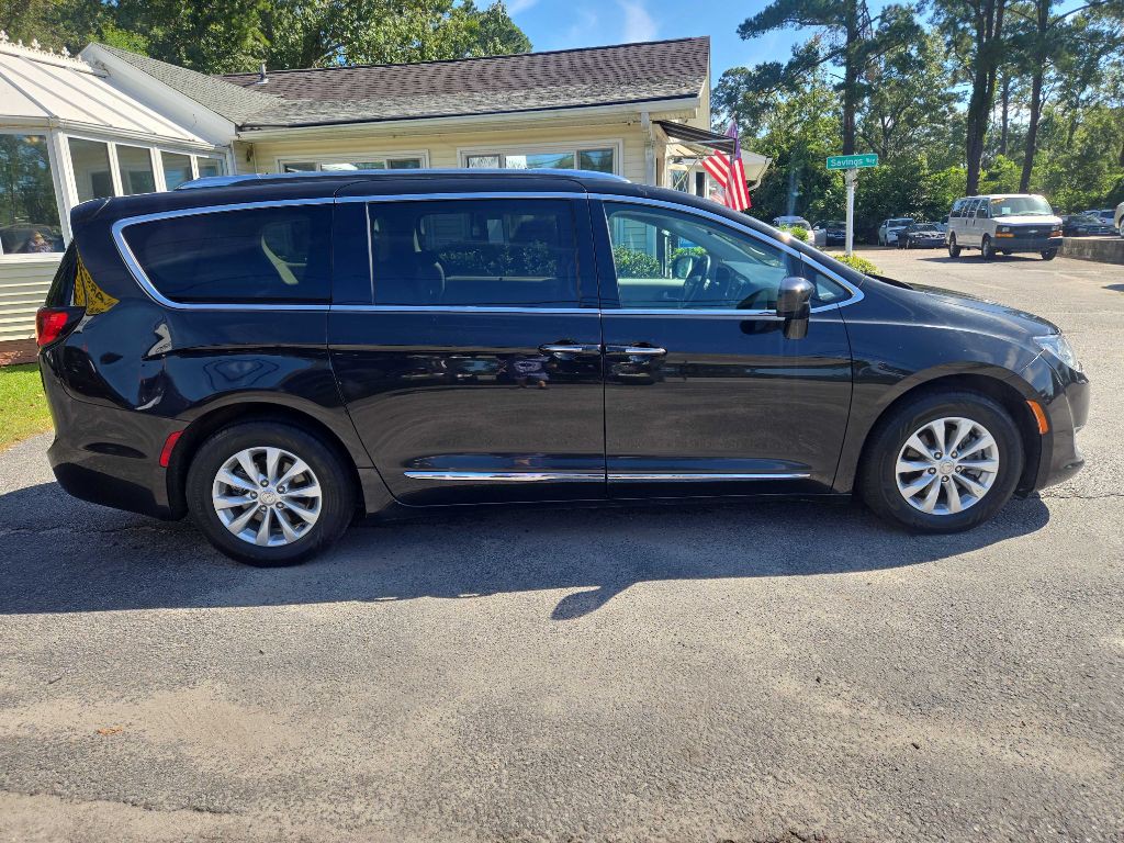 2019 Chrysler Pacifica Image 7
