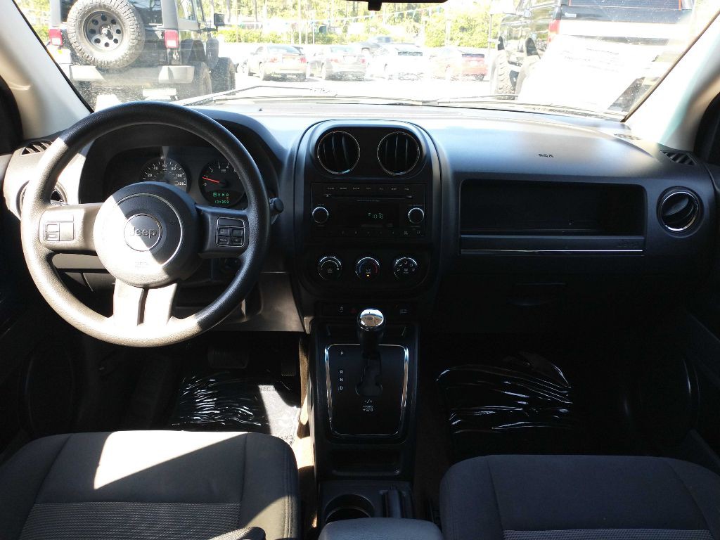 2013 Jeep Compass Image 9