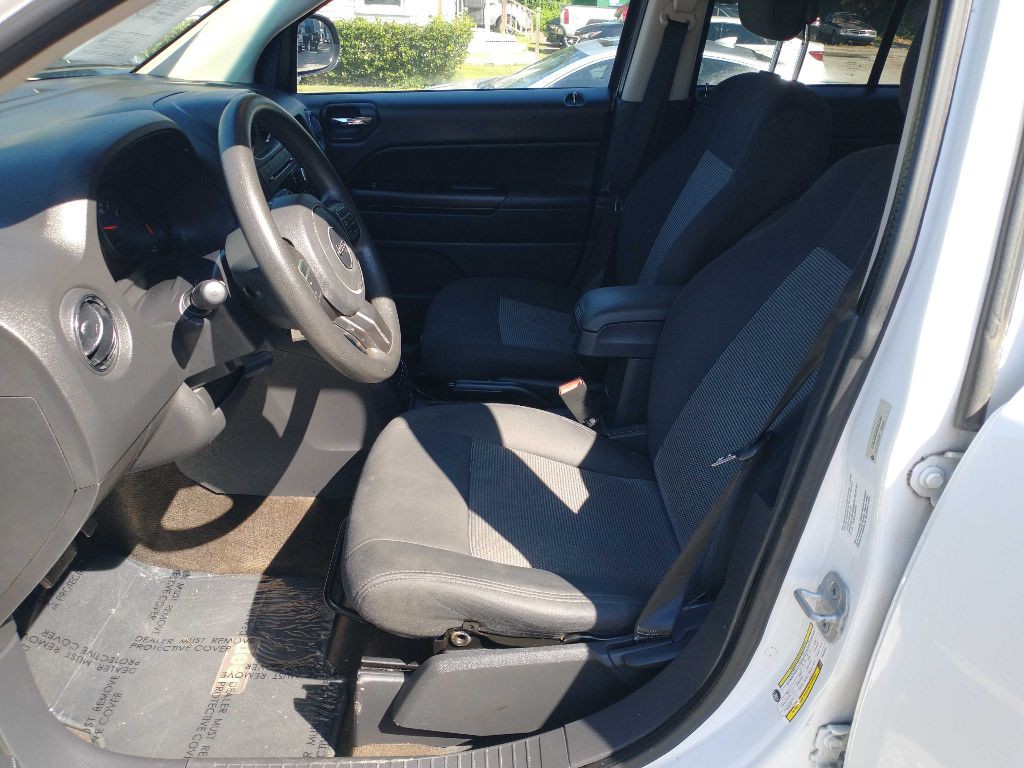 2013 Jeep Compass Image 10