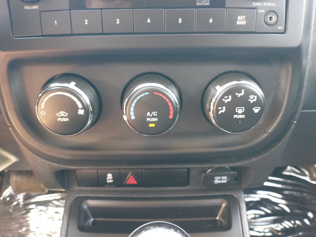 2013 Jeep Compass Image 14