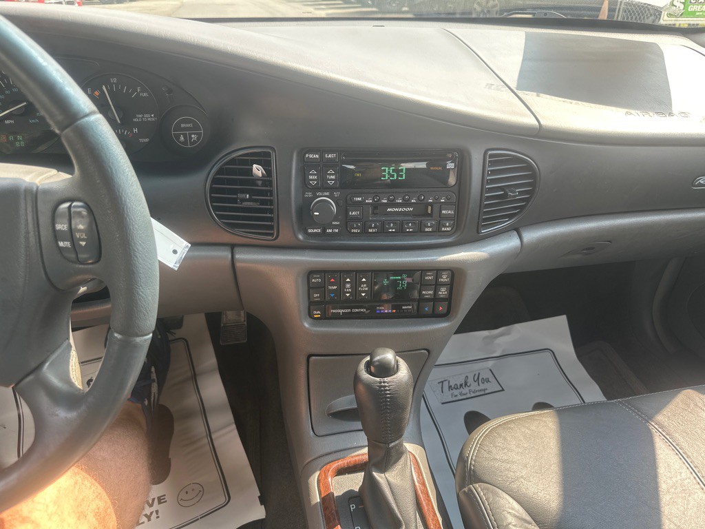 2002 Buick Regal Image 10