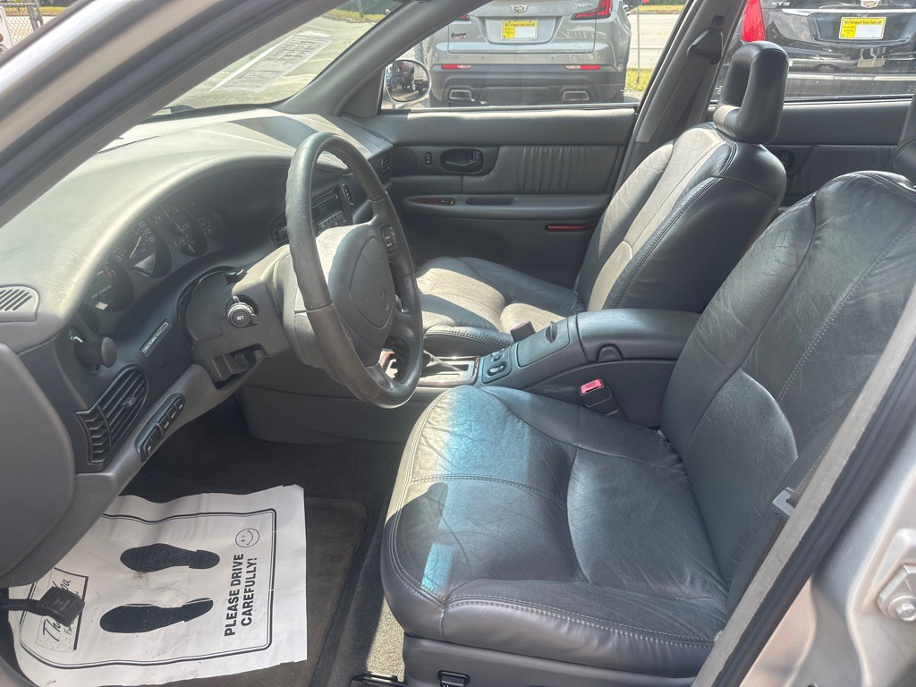 2002 Buick Regal Image 11