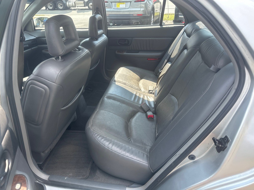 2002 Buick Regal Image 12