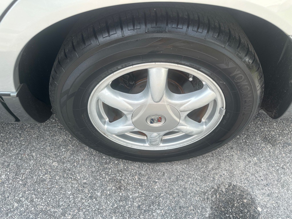 2002 Buick Regal Image 18