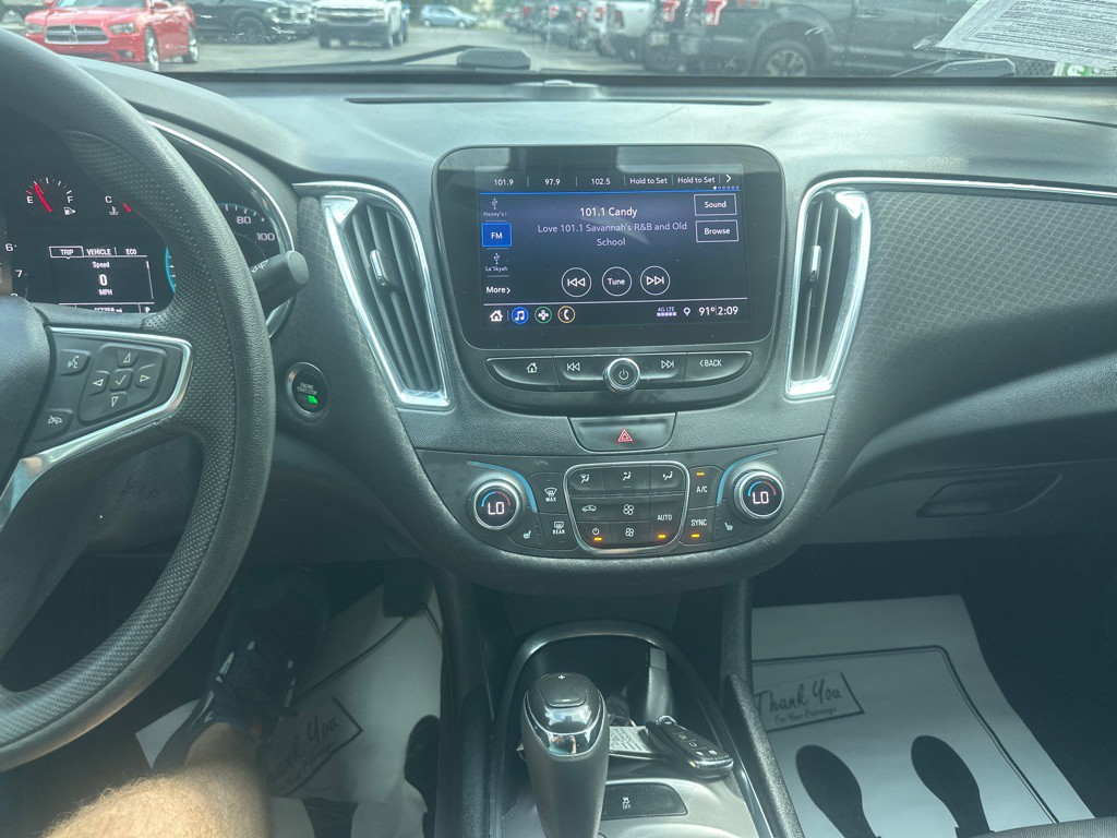 2019 Chevrolet Malibu Image 10