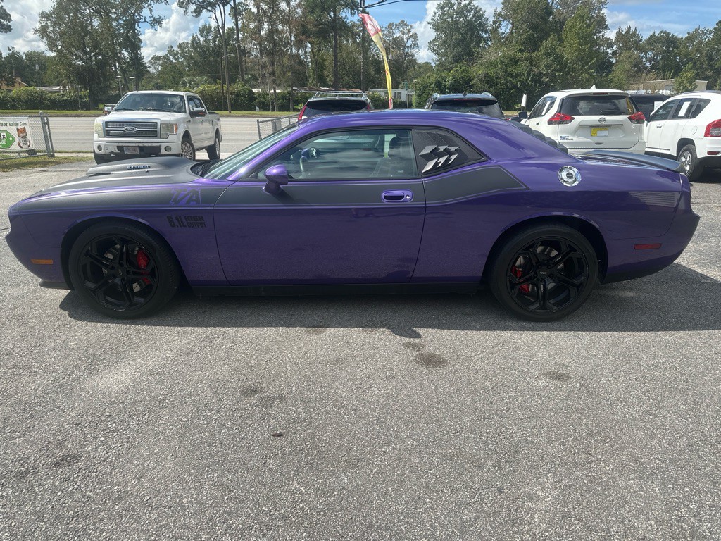 2010 Dodge Challenger Image 2