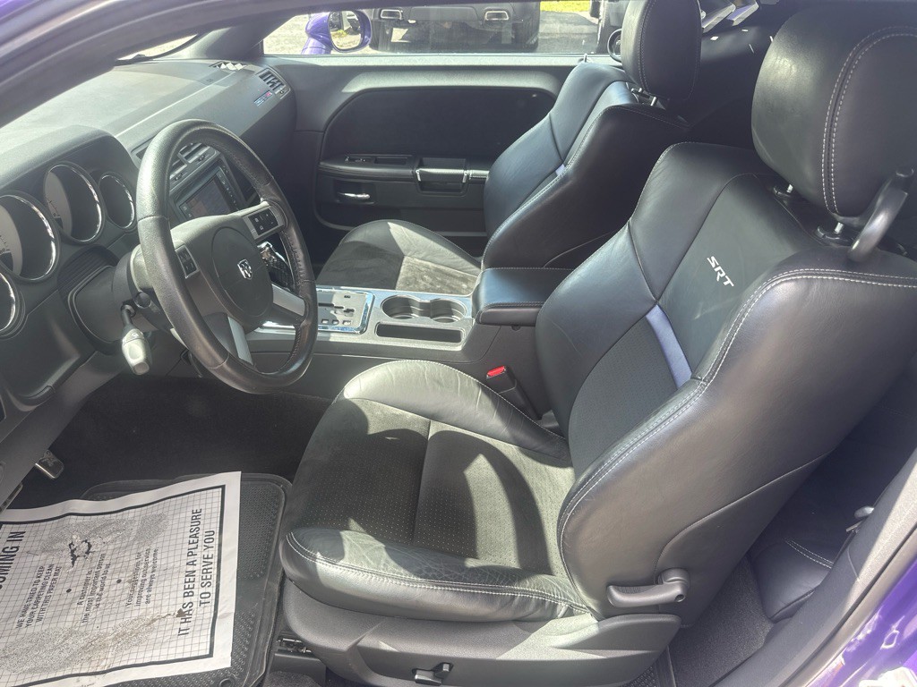 2010 Dodge Challenger Image 12