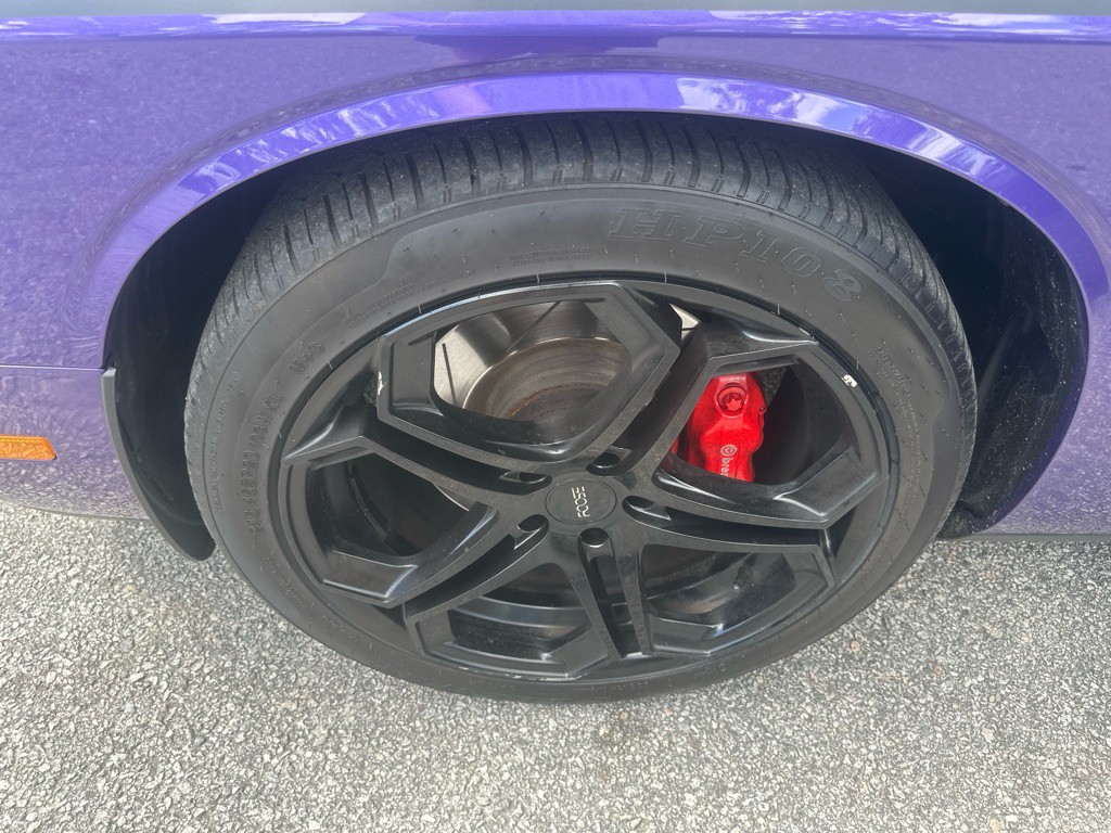 2010 Dodge Challenger Image 20