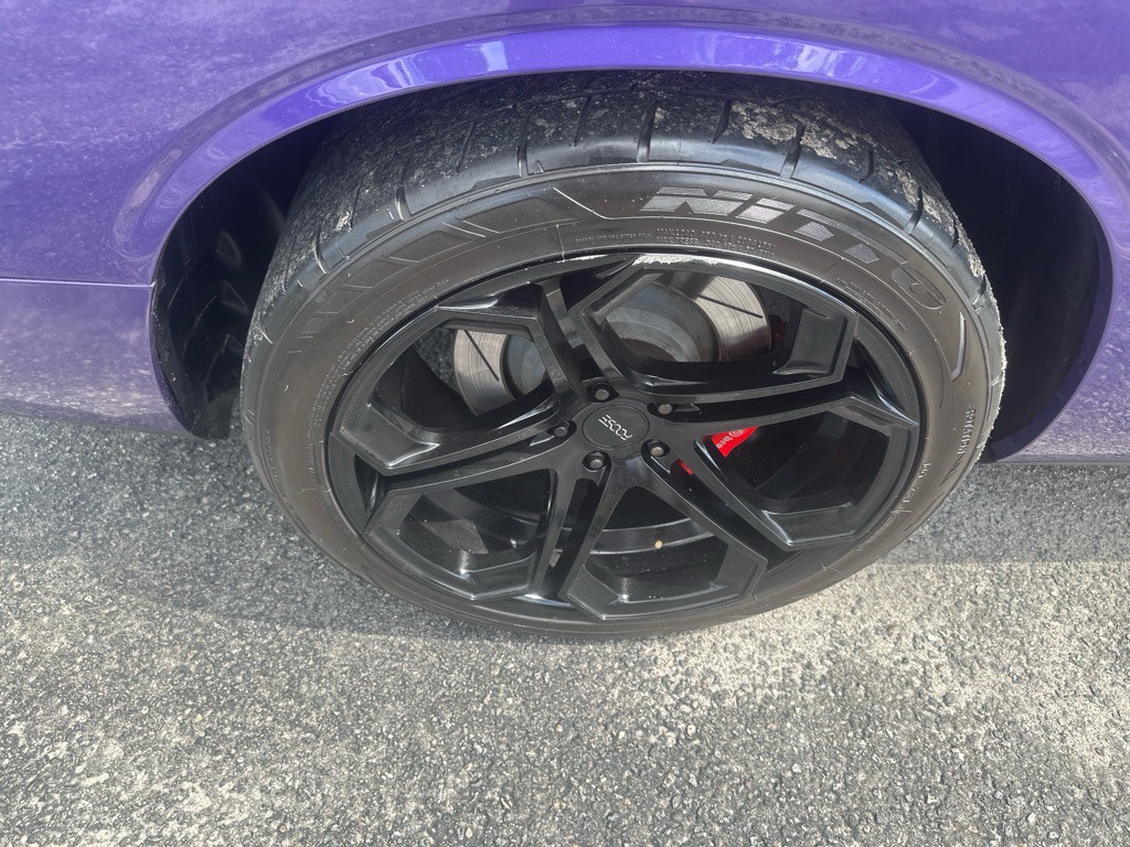 2010 Dodge Challenger Image 22