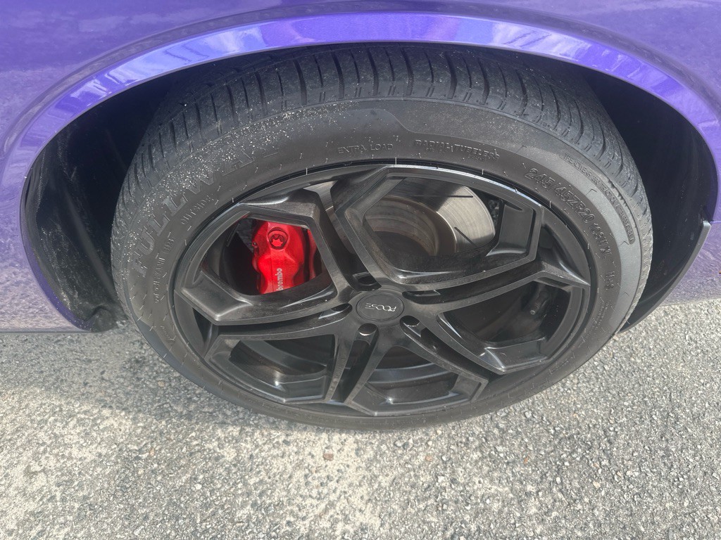 2010 Dodge Challenger Image 23