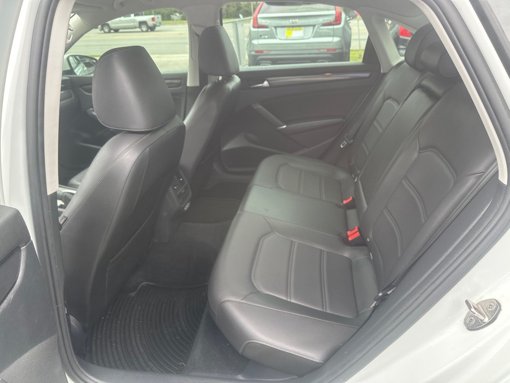 2020 Volkswagen Passat Image 12