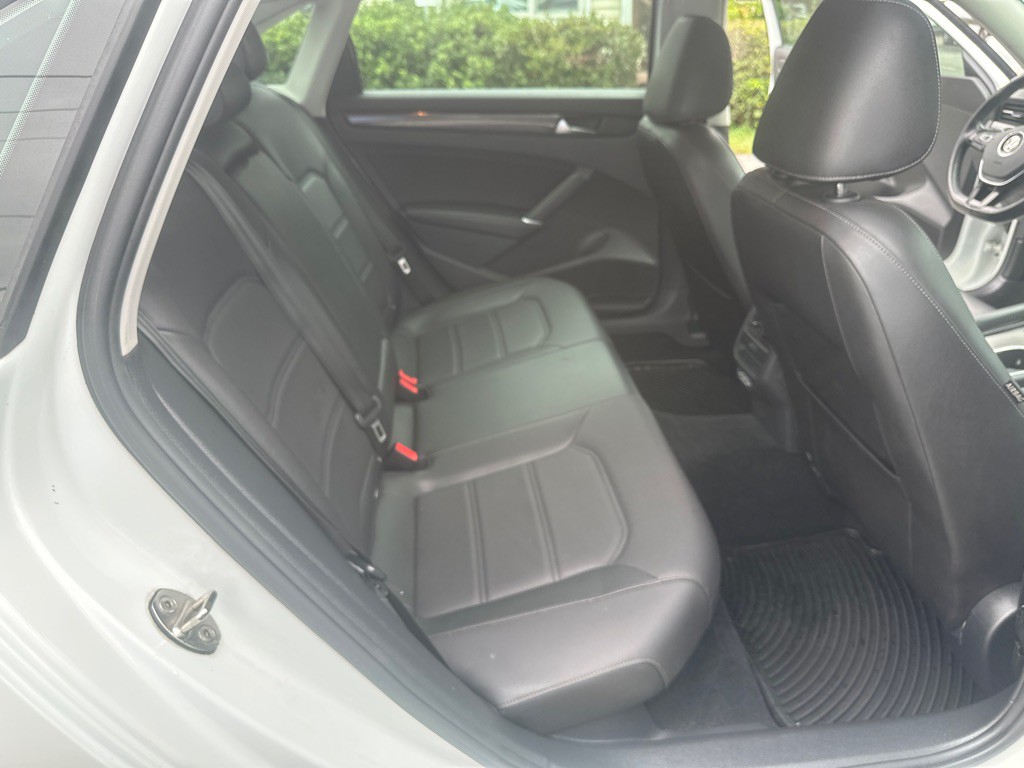 2020 Volkswagen Passat Image 14