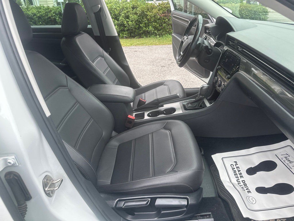 2020 Volkswagen Passat Image 15