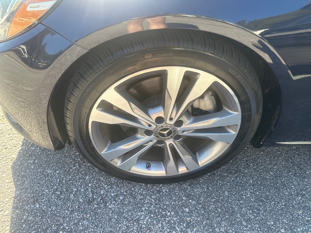 2018 Mercedes-Benz C-Class Image 17