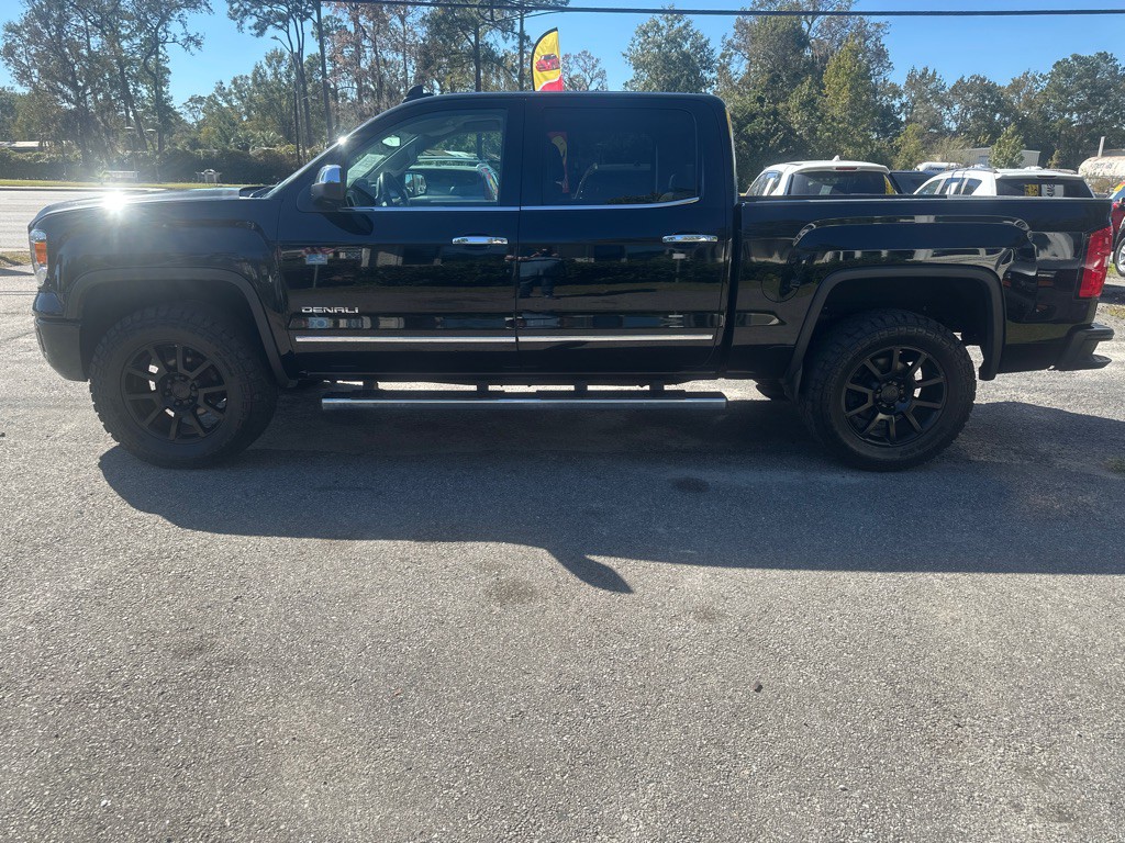 2015 GMC Sierra Image 2