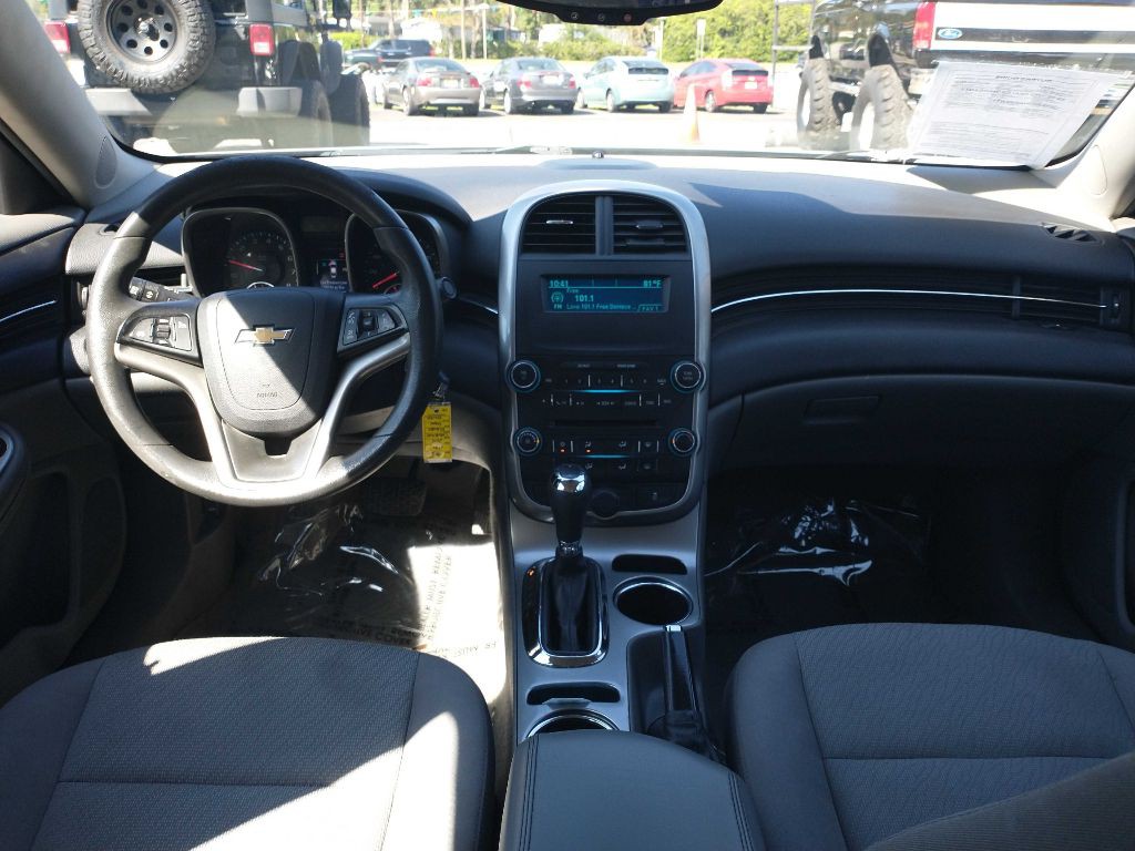 2015 Chevrolet Malibu Image 9