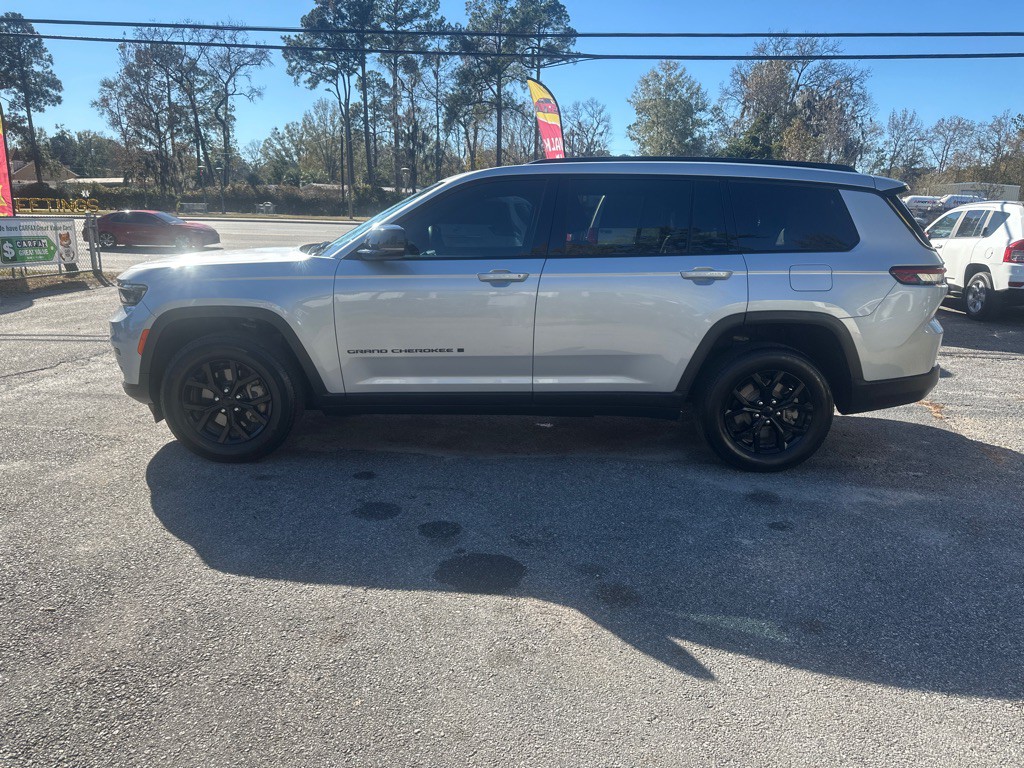 2024 Jeep Grand Cherokee Image 2