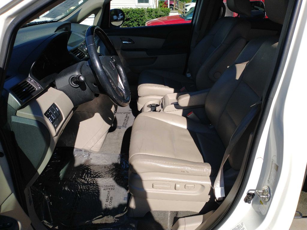 2016 Honda Odyssey Image 9