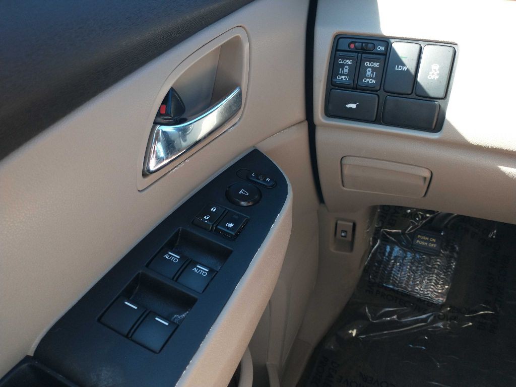 2016 Honda Odyssey Image 16