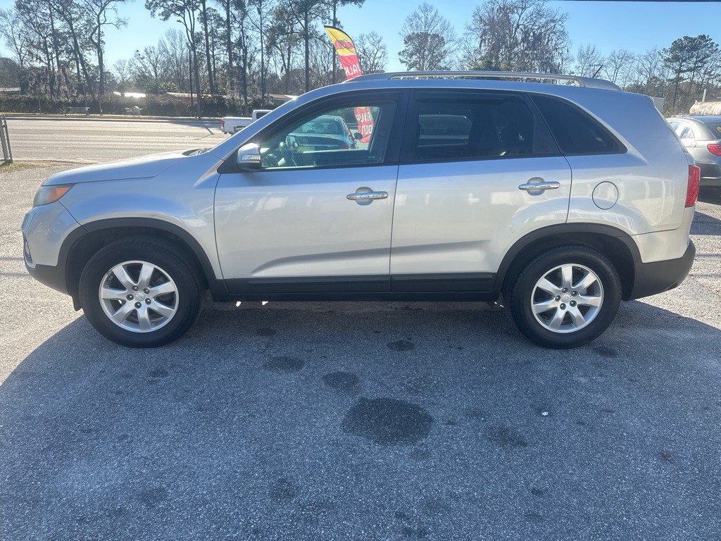 2011 Kia Sorento Image 2