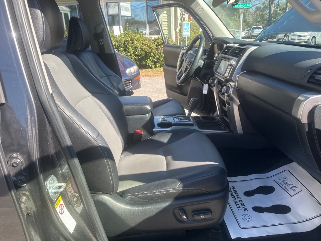 2018 Toyota 4Runner Image 17