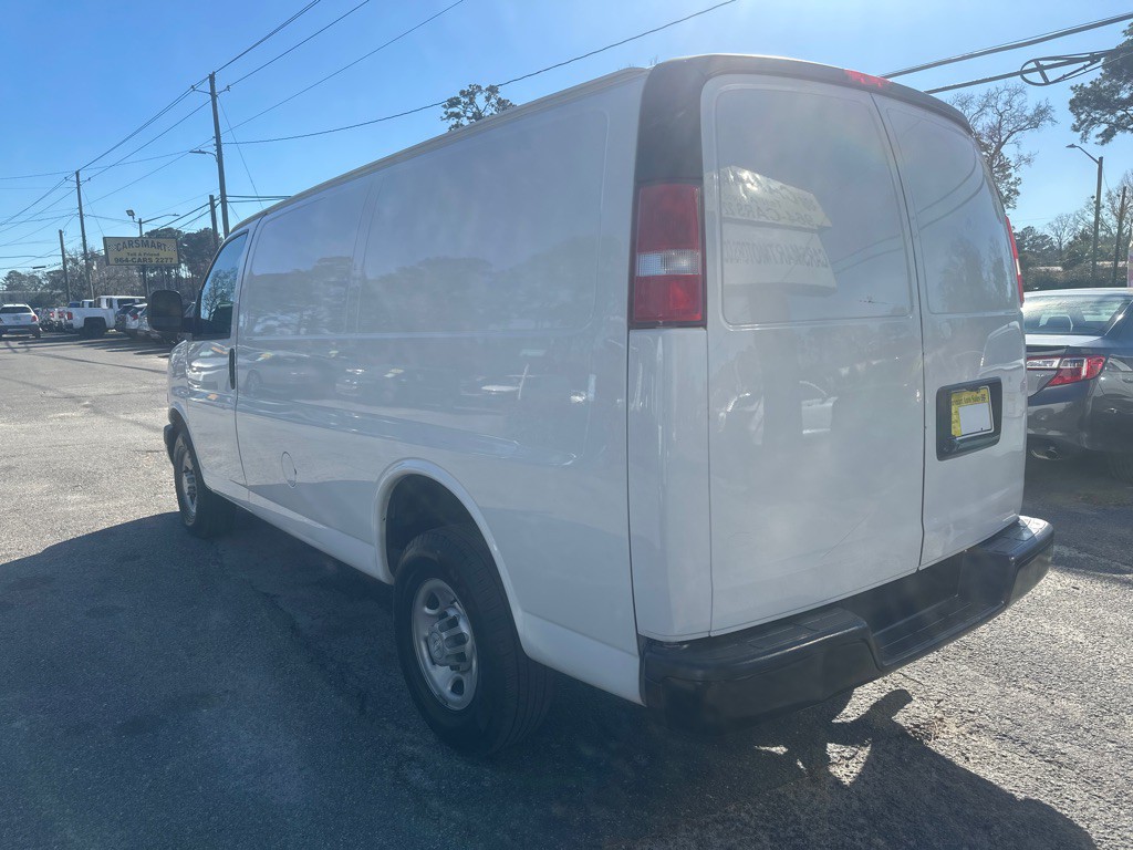 2020 Chevrolet Express Image 3